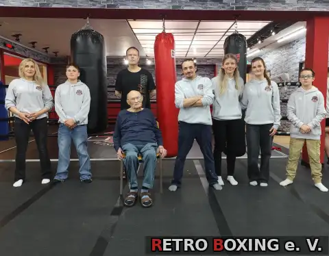 Vermieter Wienand begleitet den Start von RETRO BOXING e. V. bei RETRO BOXING e. V. in Wissen